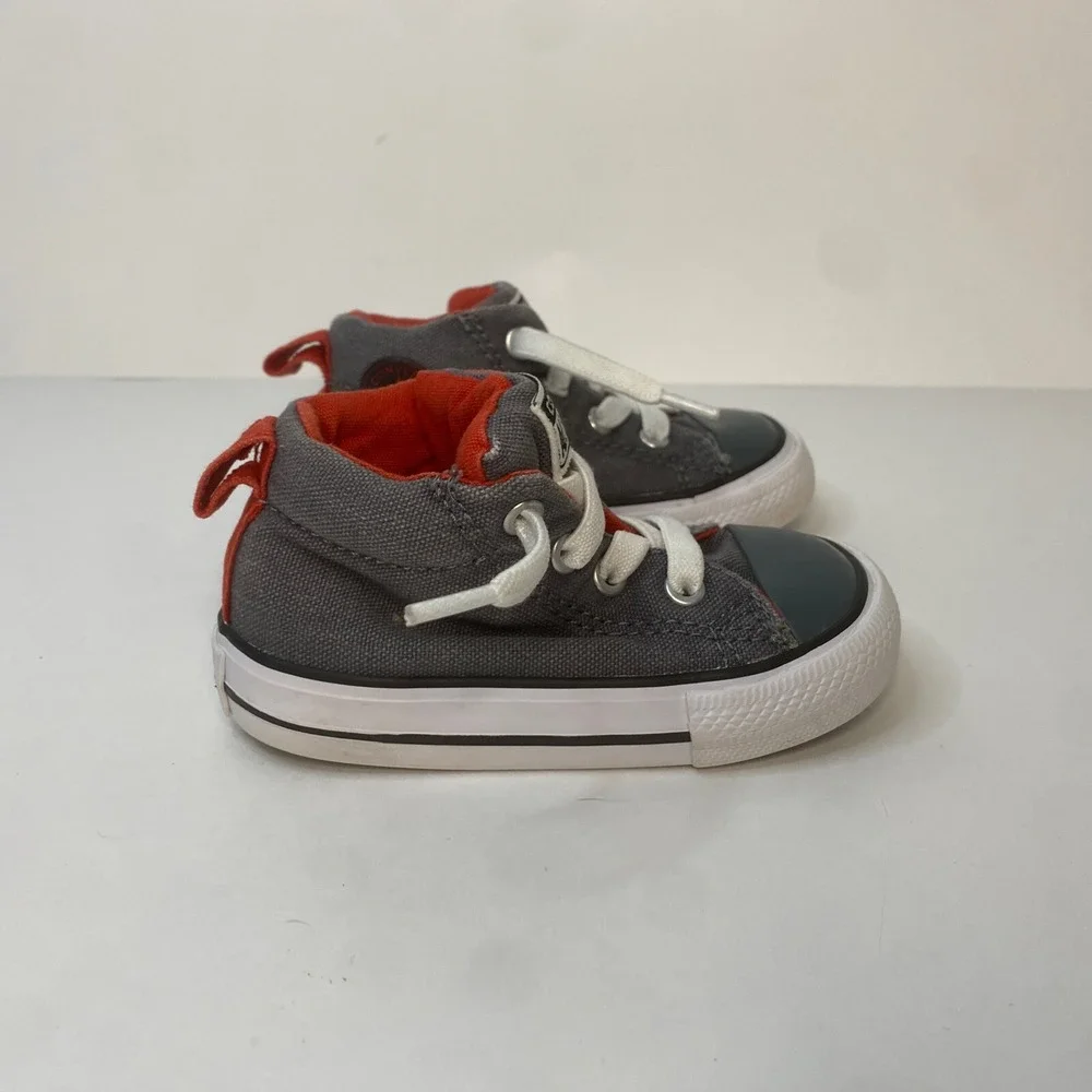 Converse All Star Chuck Taylor Toddler Shoes Unisex. Size 5. Excellent Condition